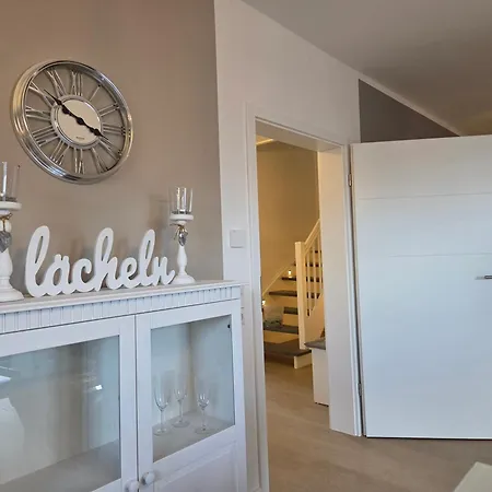 Muttis Haus -auf Dem Felde *