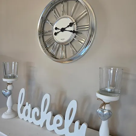 Muttis Haus -auf Dem Felde