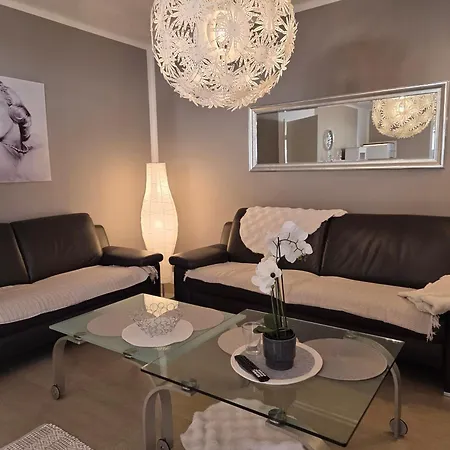 Muttis Haus -auf Dem Felde