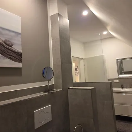 Muttis Haus -auf Dem Felde